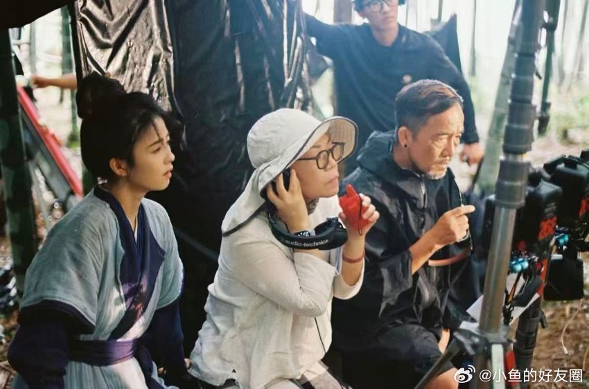 莫离全员如同做了家人一般  莫离 丞磊这眼神谁顶得住啊，原声台词太苏了，莫离今晚