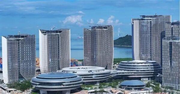 5月26日，腾讯宣布，位于深圳前海大铲湾片区的腾讯总部基地目前已建成30%。该总