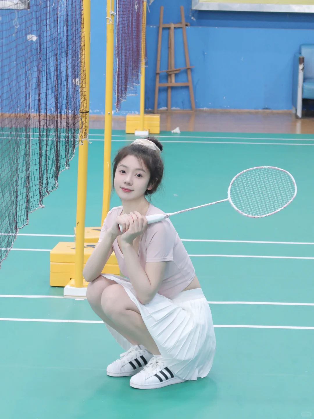 来打羽毛球了🏸 我承认 球技一般….