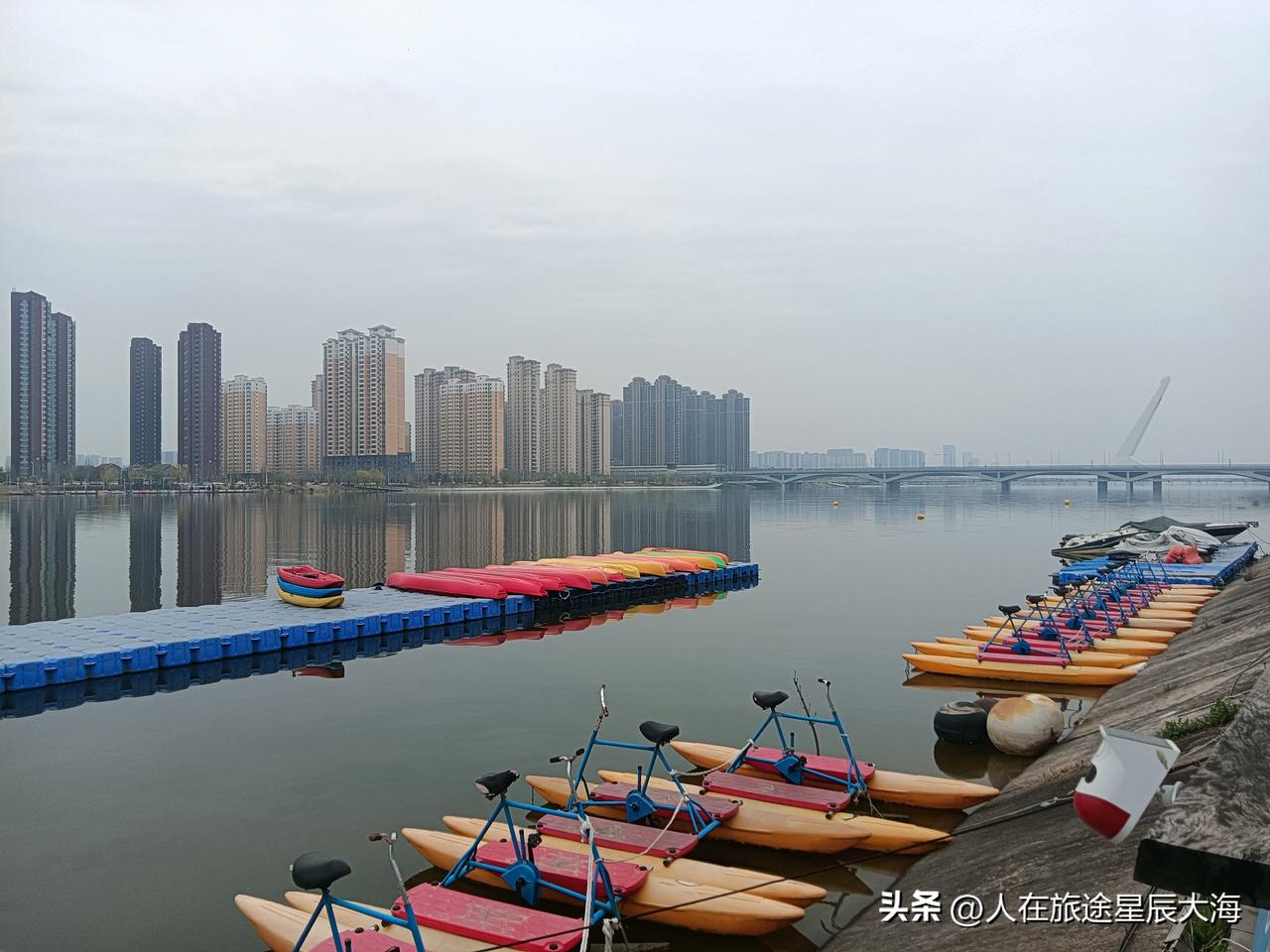 从下午2点半开始，我从浐灞湿地公园东侧围外绿道一路徒步自南往北“穿越”，给自己定