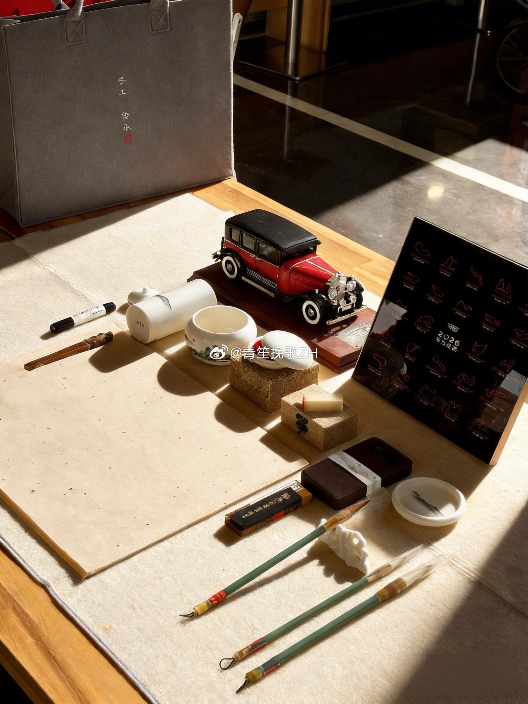 东哥，凯子喊你练字～ 凯子也是有心，东哥继续书写传奇，文武双全！期待凯迪拉克品牌