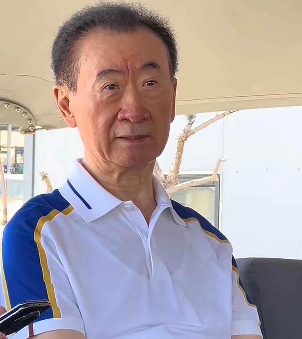 王健林这个人的传奇之处就在于即使他被限制高消费了，他为人诟病的点依然只有一个：那