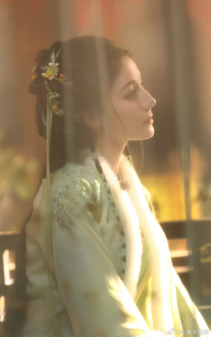 迪丽热巴贺思慕顶级压制迪丽热巴要的是绝对压制白日提灯真的被迪丽热巴狠狠拿捏！贺思