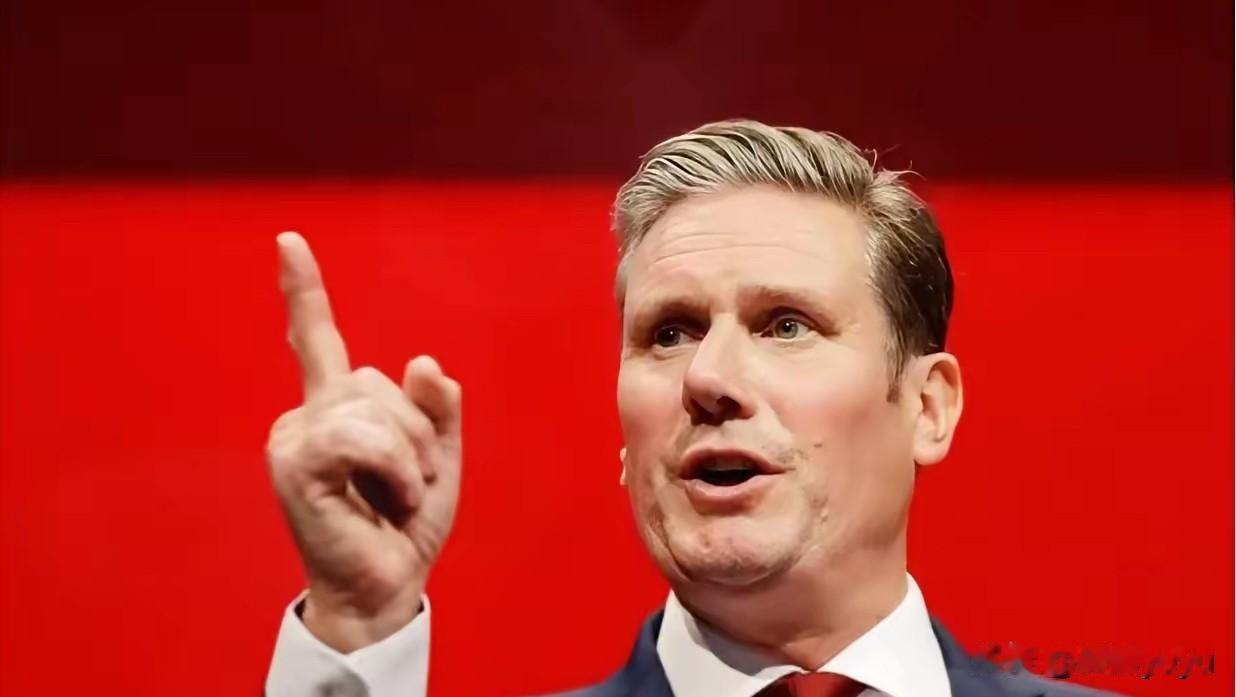 英国外交部最高级别的职业文官罗宾斯，被首相斯塔默解职的时候，大概没有预料到，自己