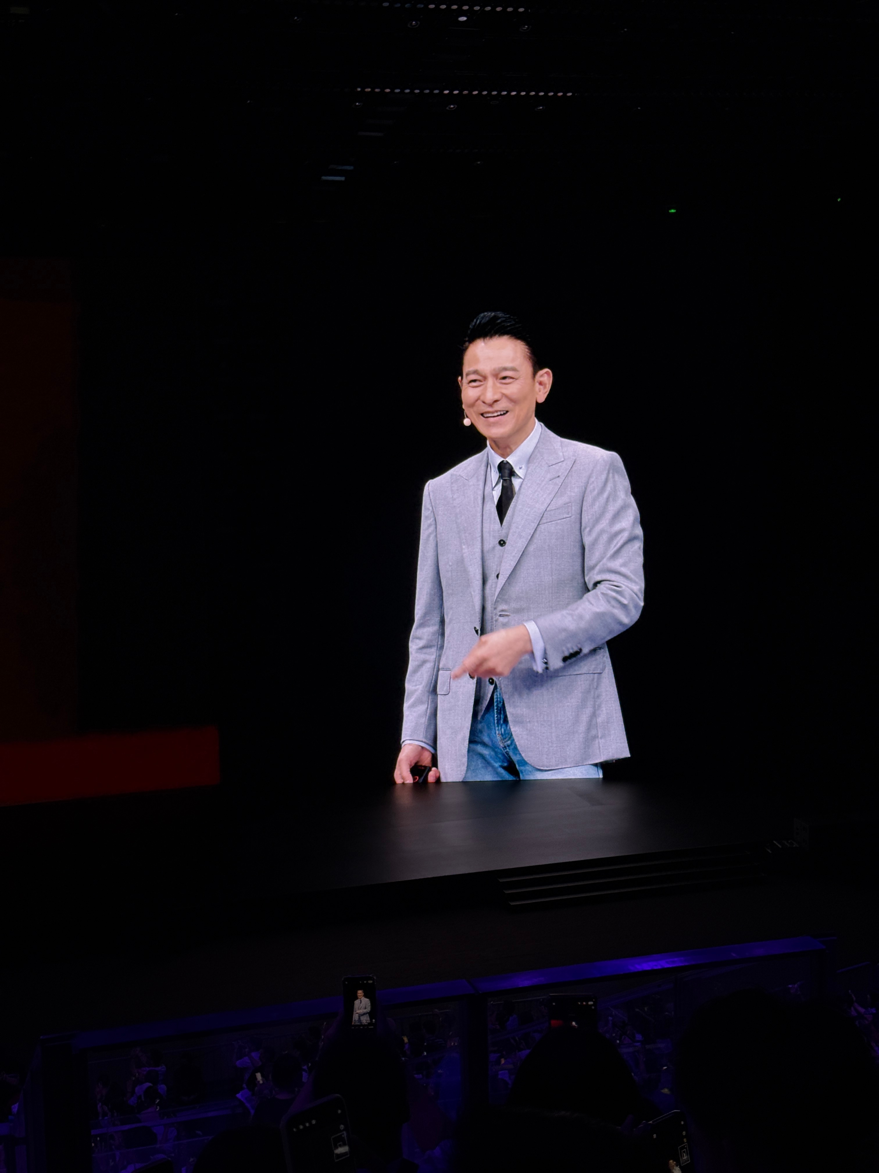 华为发布会刘德华来了[哆啦A梦吃惊] ​​​