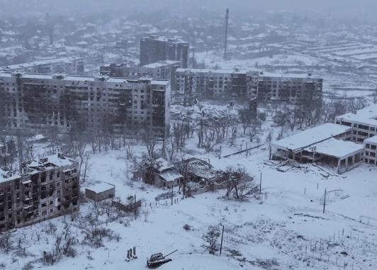 乌克兰彻底懵圈了，正当俄军猛烈乌方能源设施之际，一场极度寒冷的冬季寒潮不期而至，