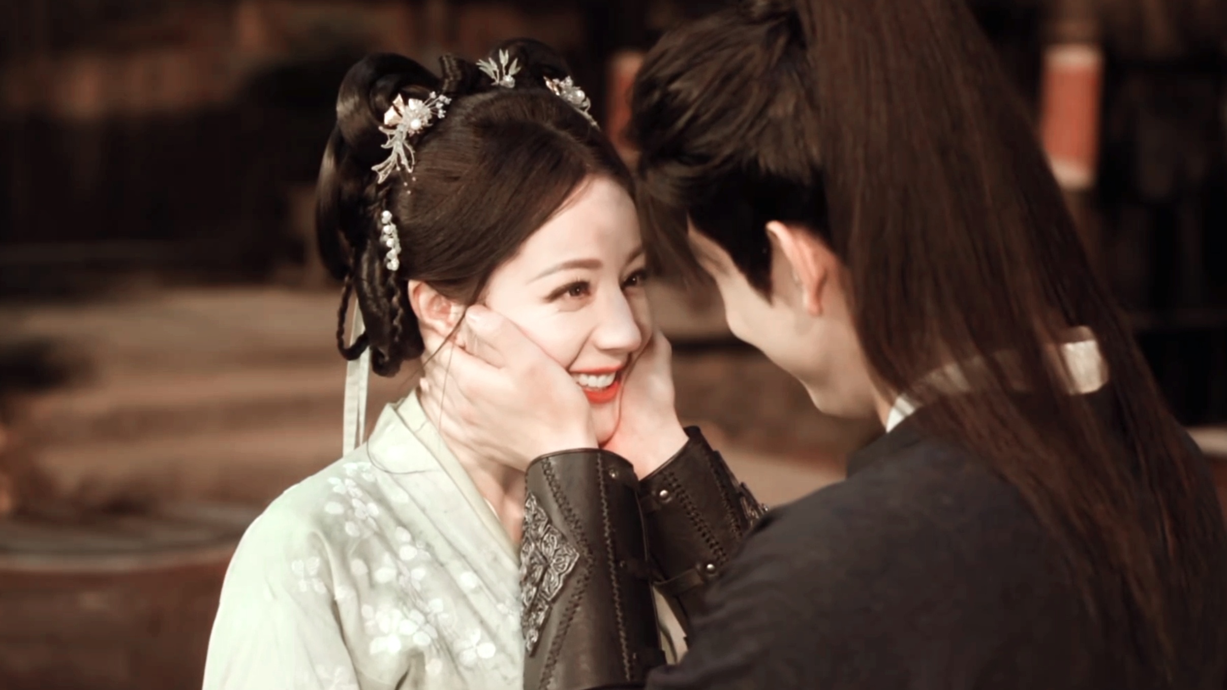 www手捧脸好甜灵主大人好可爱ớ ₃ờ我也想摸贺思慕的小脸蛋白日提灯反派骂女主台