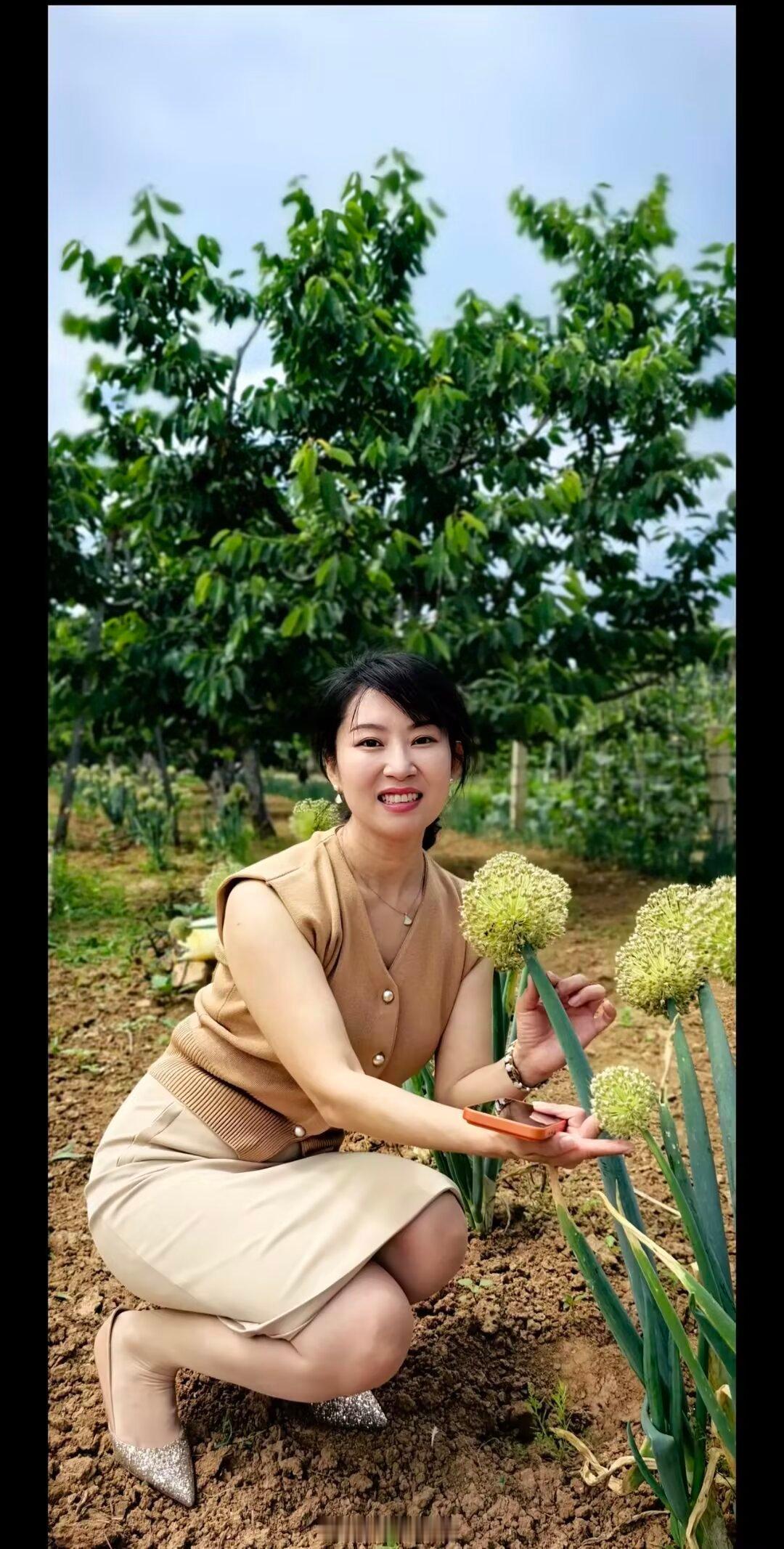 我若被富人影响，就会有赚钱的欲望； 我若被穷人影响，就会有安定的满足； 被励志的