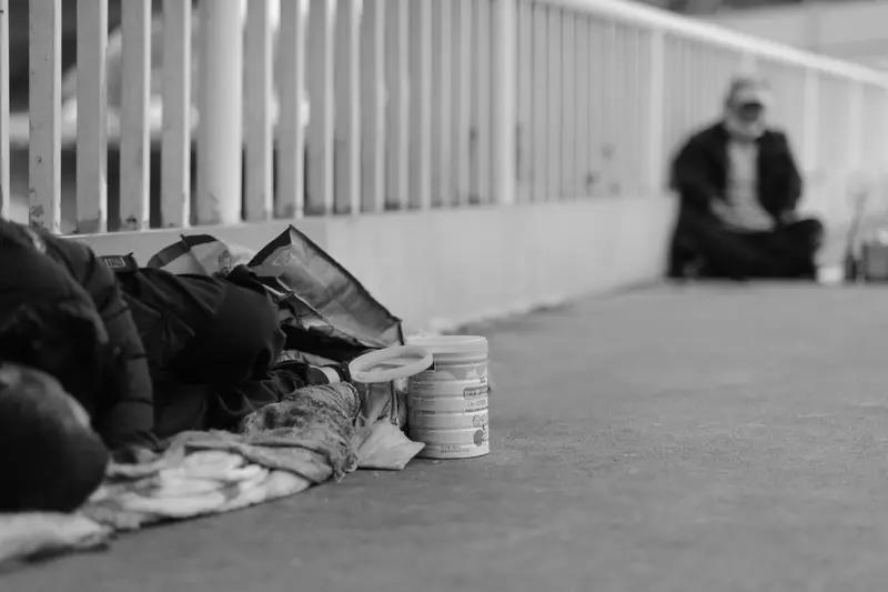 这次美国的暴雪极寒天气，估计将影响1.7亿人已经有17个州进入紧急状态，几千架航