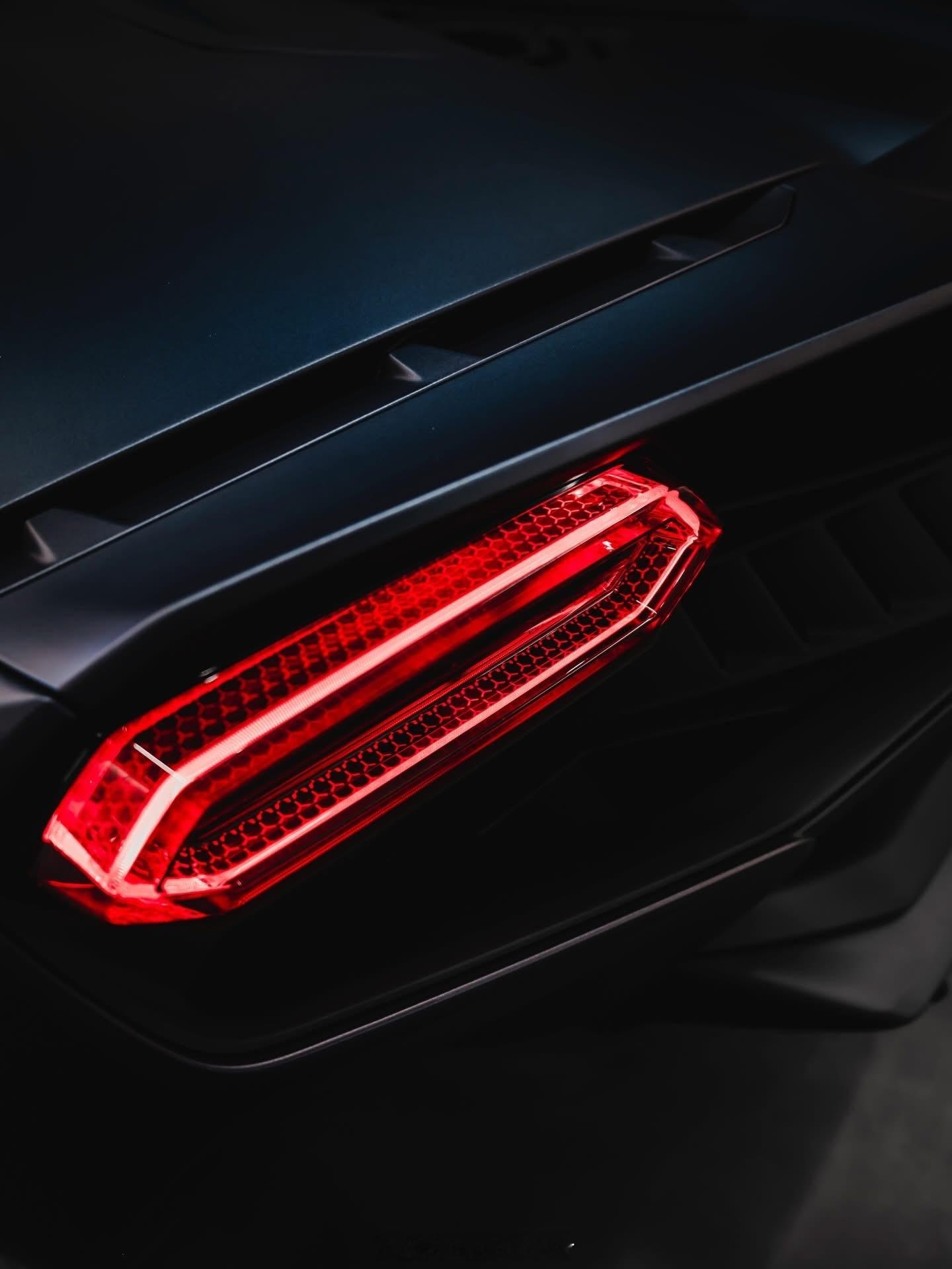 高颜值哑光蓝小牛🐟🐟🐟兰博基尼Temerrario 