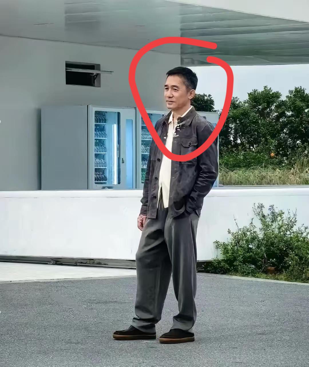 曾经的男神如今也老了，不过依然这么有气质