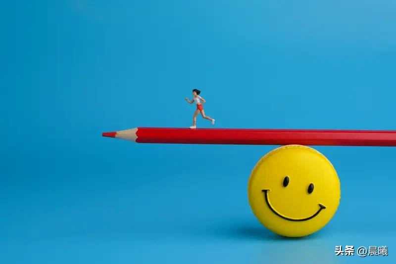 生活要开心快乐，其实没那么复杂。就拿我来说，培养个小爱好能带来不少乐趣。我喜欢摄