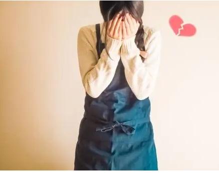 湖南一22岁女子，怀孕6个月查出患有艾滋病，可同居4年的男友，检查却一切正常。男