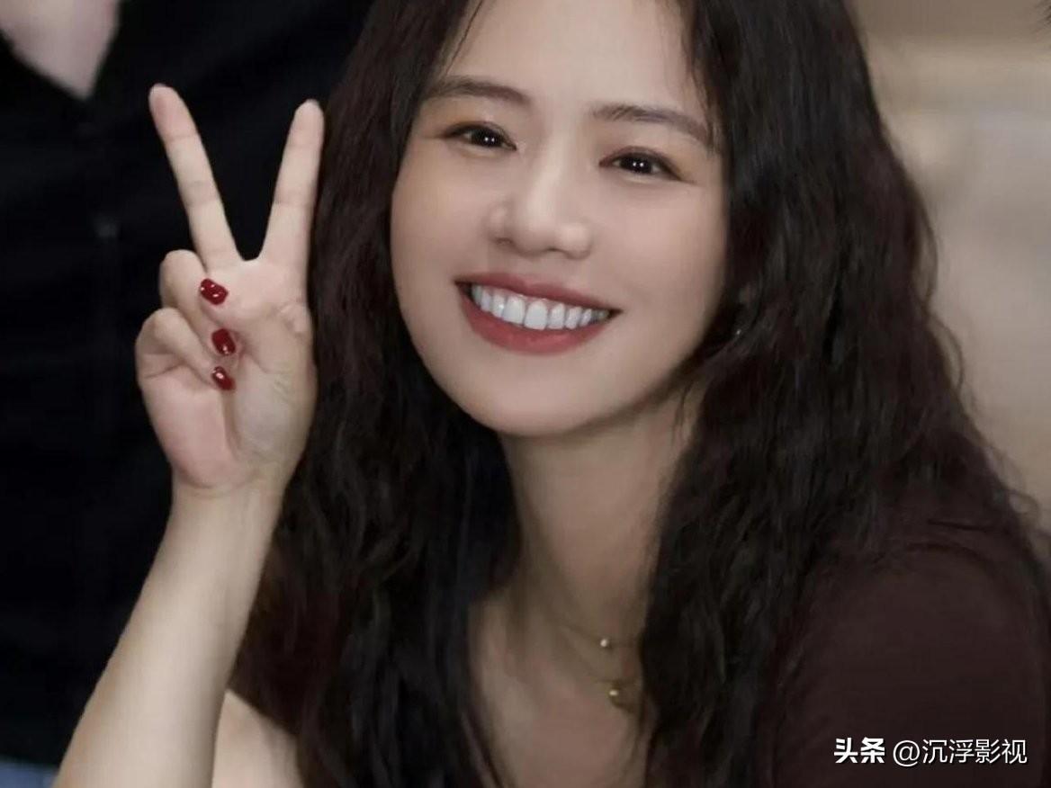 马思纯拿了金马奖影后之后，记者还在问她是不是靠小姨拿到《左耳》的角色。拿了影后都