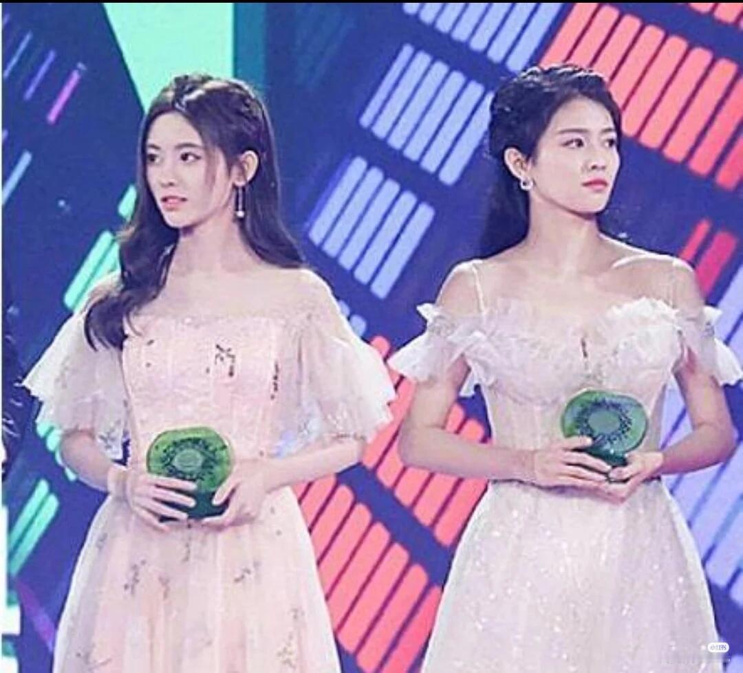 鞠婧祎白鹿早期同台！ ​​​
