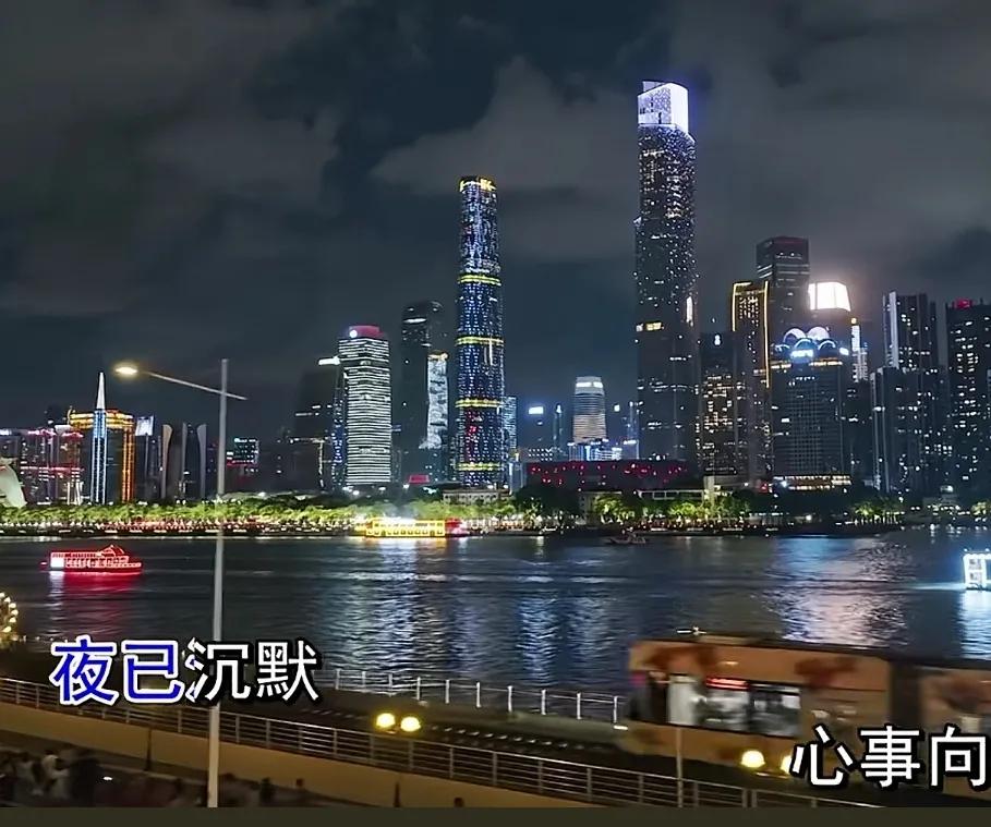 昨夜疾风，不慎仆倒，膝头磕破，痛意幽然沁心。今夕云淡风轻，梦影犹在，青春正好。