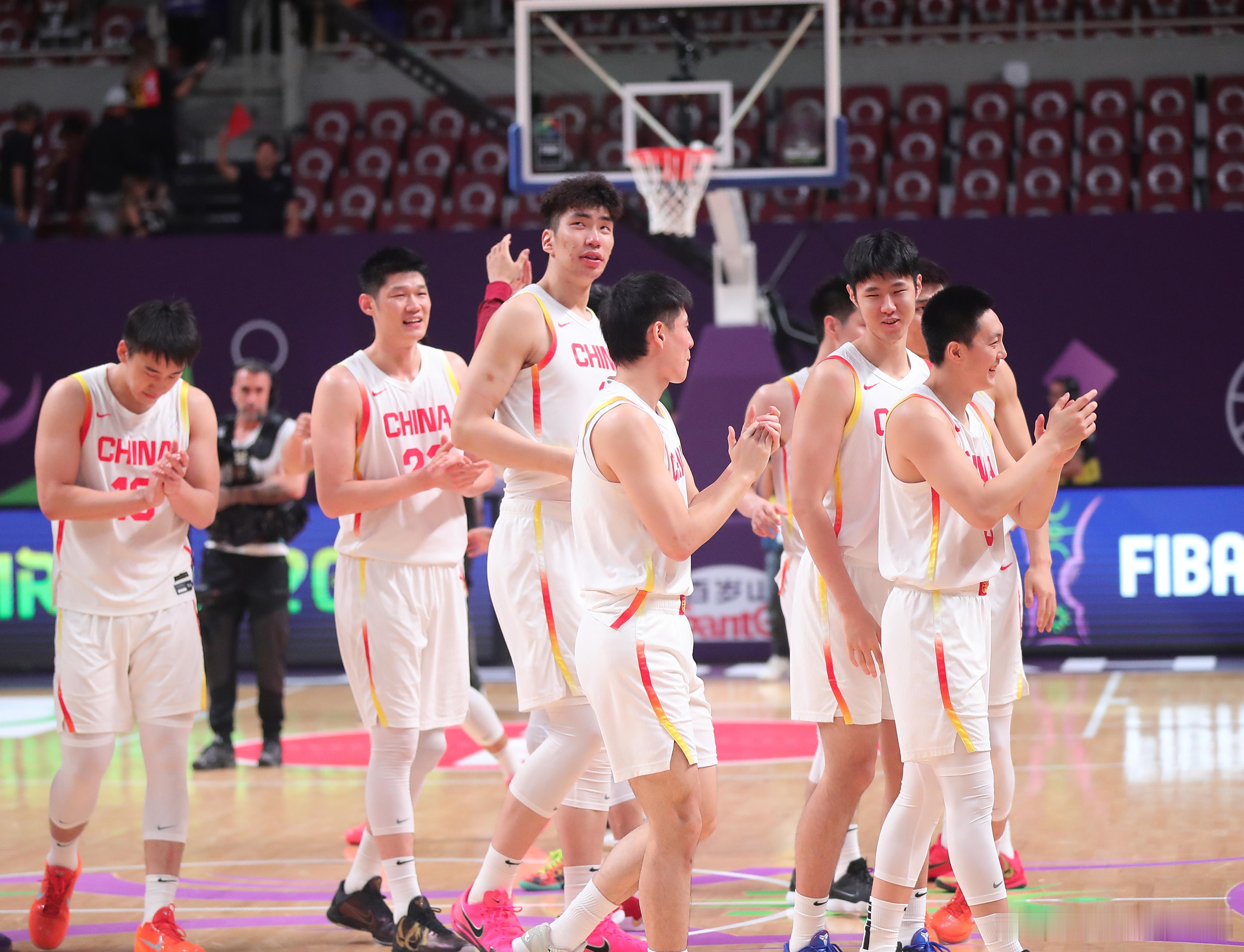 中国男篮大胜哈萨克斯坦名古屋亚运会男篮C组首轮，中国男篮99‑61大胜哈萨克斯坦