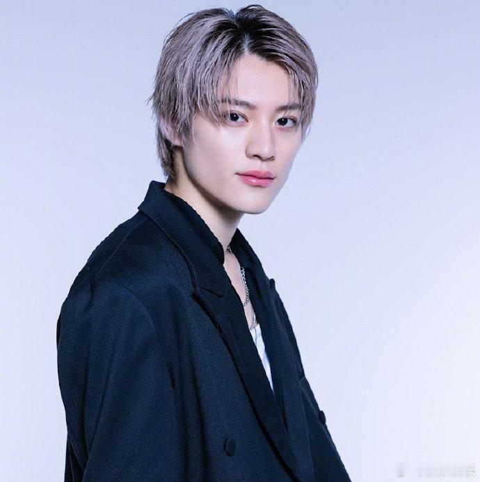 上村谦信仍想回到娱乐圈涉性骚扰男星仍有工作邀约 据日媒报道，曾因涉嫌对女性实施猥