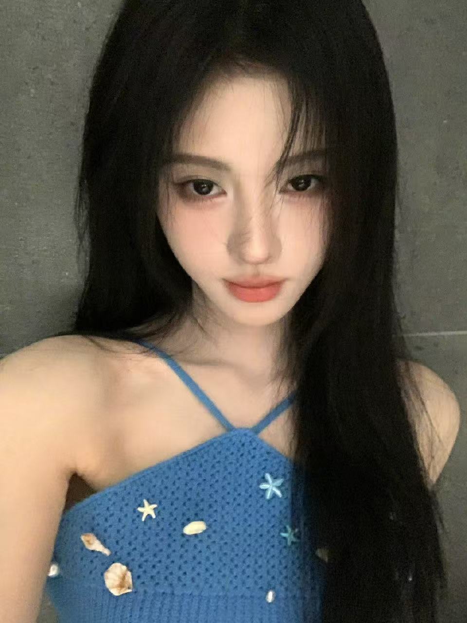 夏晚娱乐圈阵容拆盲盒 夏晚30号要请两位女顶流同台，这消息一出来，期待值直接拉满