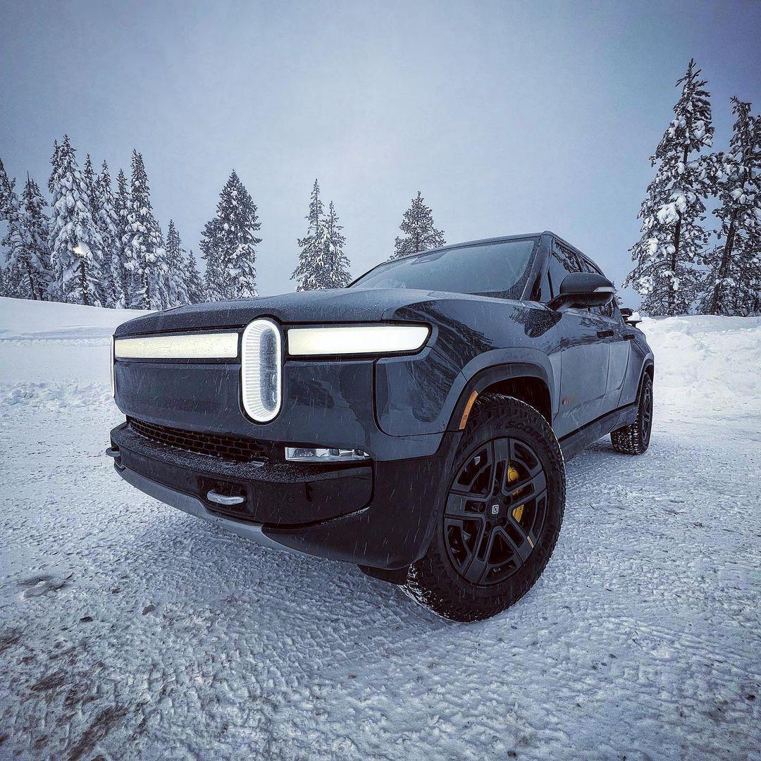 Rivian在2025年交付了42247辆汽车，比2024年减少了18%～ 