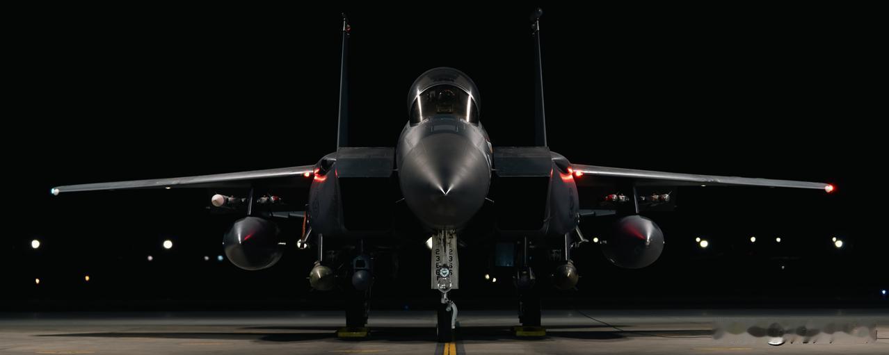 当地时间2026年1月10日深夜，美军出动20多架战斗机，攻击机，对叙利亚境内的