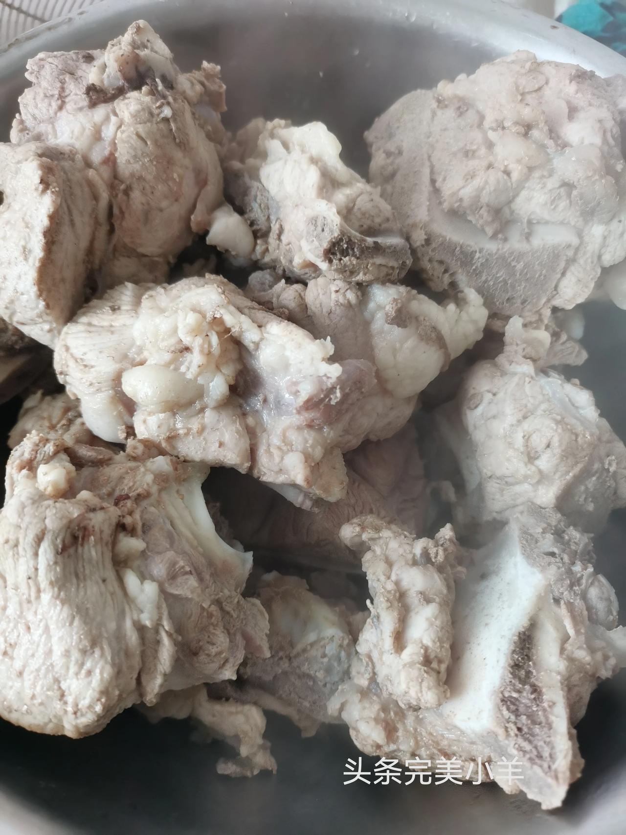 #秋日生活打卡季#
地标潍坊，晚上给闺女儿送点吃的，和生活用品，看看孩子，孩子想