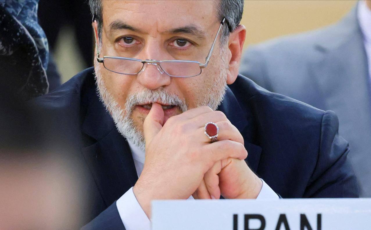 伊朗呼吁俄罗斯与中国对美国采取强硬立场！
 
伊朗外长阿巴斯·阿拉格齐表示，德黑