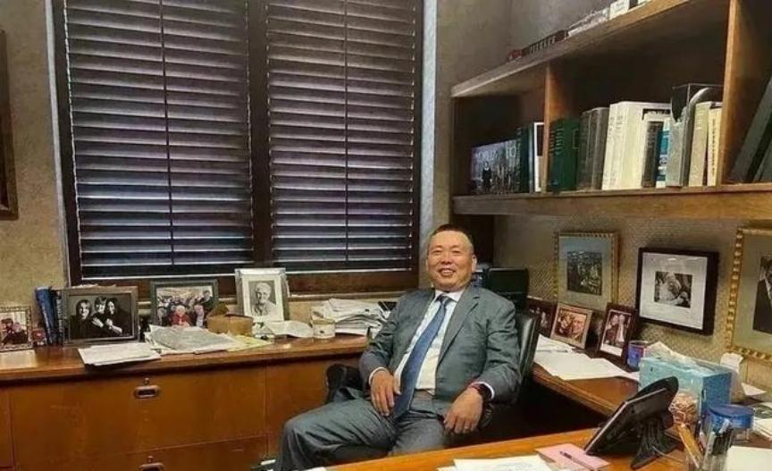 [太阳]1999年，段永平把步步高拆成三家公司，陈明永搞视听业务，成了OPPO；