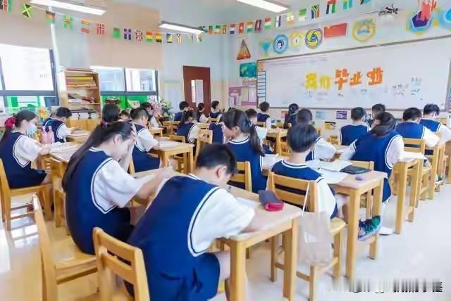为什么一些小学看上去很聪明孩子，初中也容易后劲不足？
1、依靠大量培训打造的“条