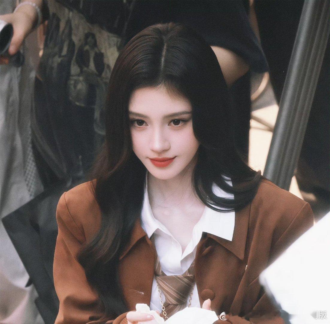 jjy鞠婧祎万花世界 jjy鞠婧祎苏绿夏 jjy“塞纳河从不缺礼仪，更何况塞纳河