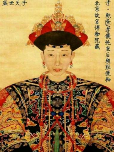公元 1766 年，令妃刚生完孩子，就被乾隆急着召去侍寝，她只能强撑着应付。仅十