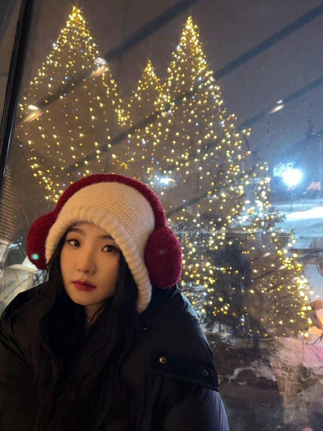 女推送张艺凡的圣诞礼物  张艺凡祝大家平安喜乐 女推送张艺凡的圣诞礼物真的用心啦