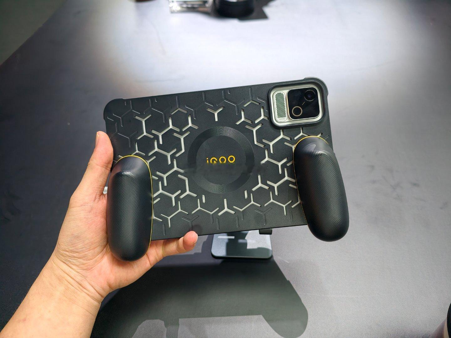 iqoo[超话]这打游戏不得爽死？ ​​​