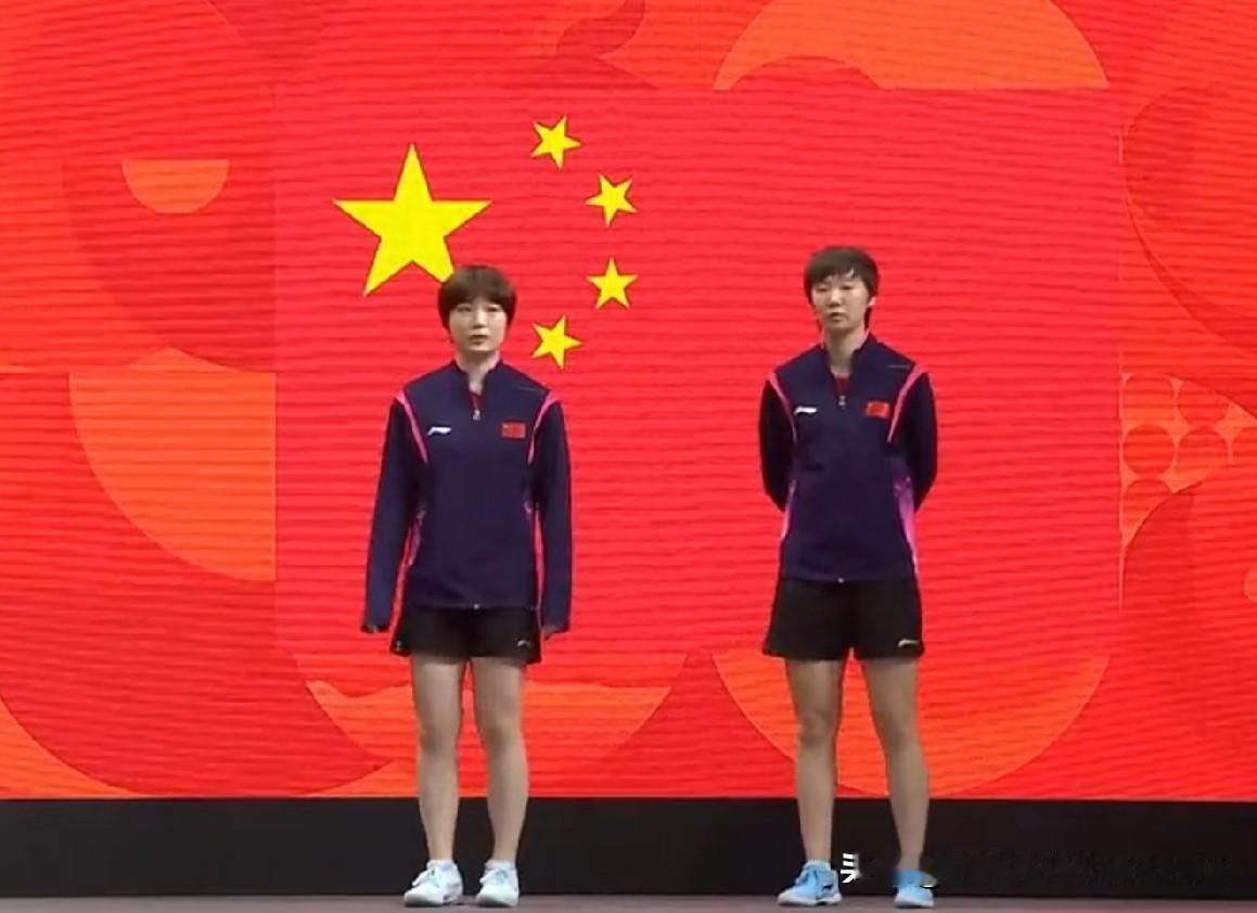 亚运会女双决赛王曼昱/蒯曼VS张本美和/早田希娜的比赛正在进行，目前王曼昱/蒯曼