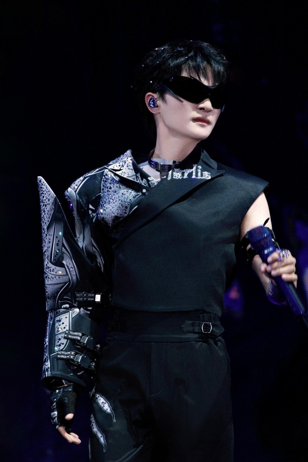 周深薛之谦动作比语言先疯了 最后一票压力爆表！看着周深薛之谦在台上手忙脚乱、满场