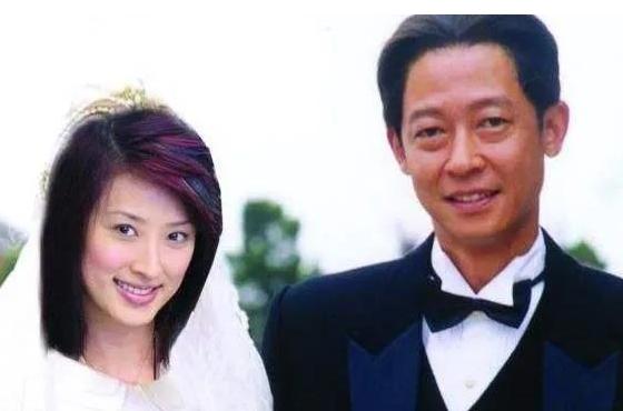 2008年，陈坚红爱上王志文，大胆表白：“我年入6000万，身价几亿，嫁给我，这