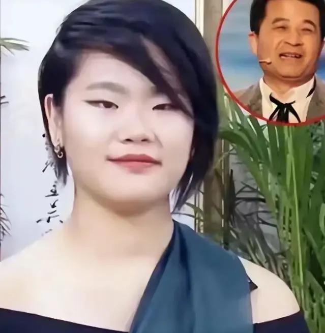 毕福剑女儿长得还真有个性！
毕福剑和前妻离婚，
女儿毕凌跟着妈妈在加拿大生活，