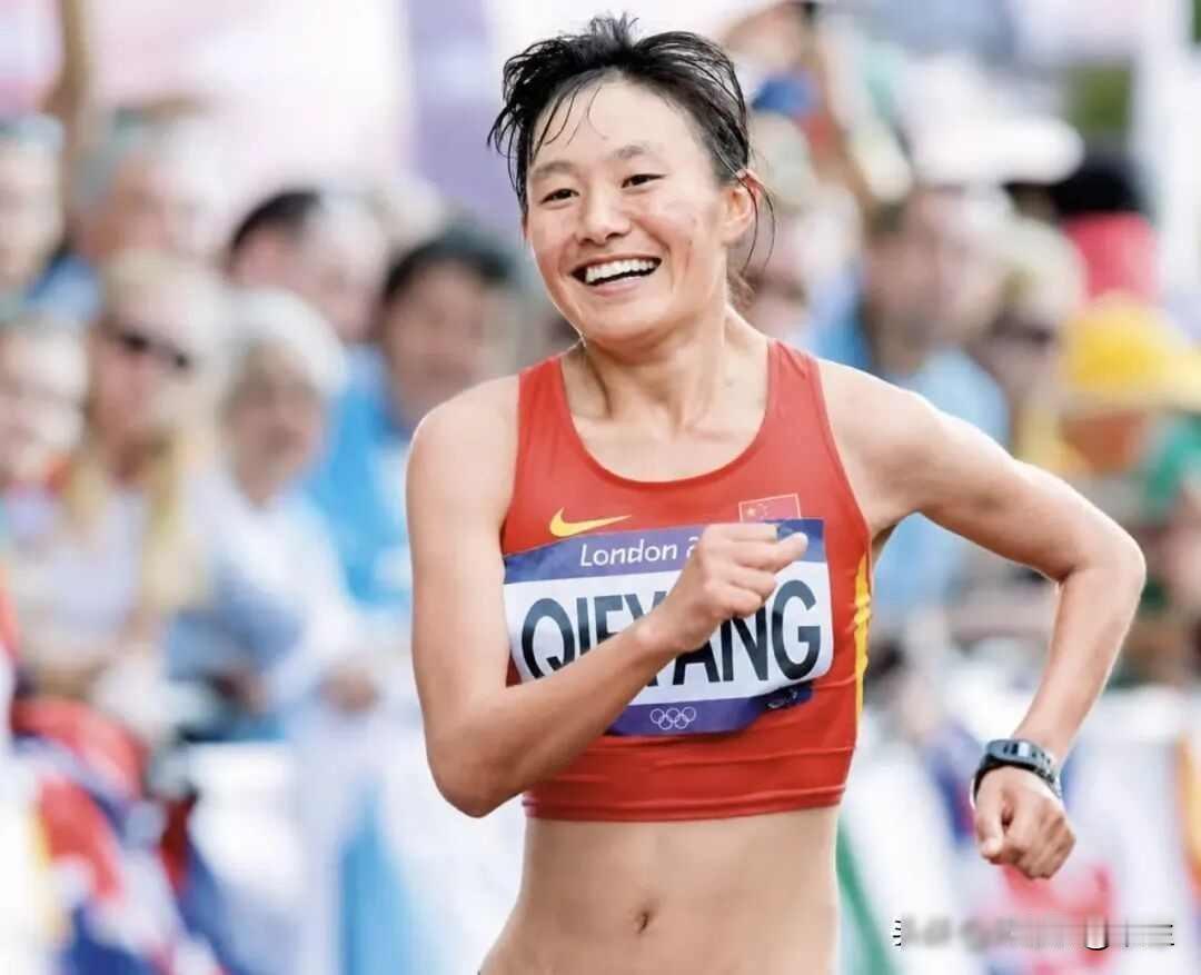 她已退役，金牌刚到手，脚步却停不下来

2023年10月4日，杭州亚运会混合团体
