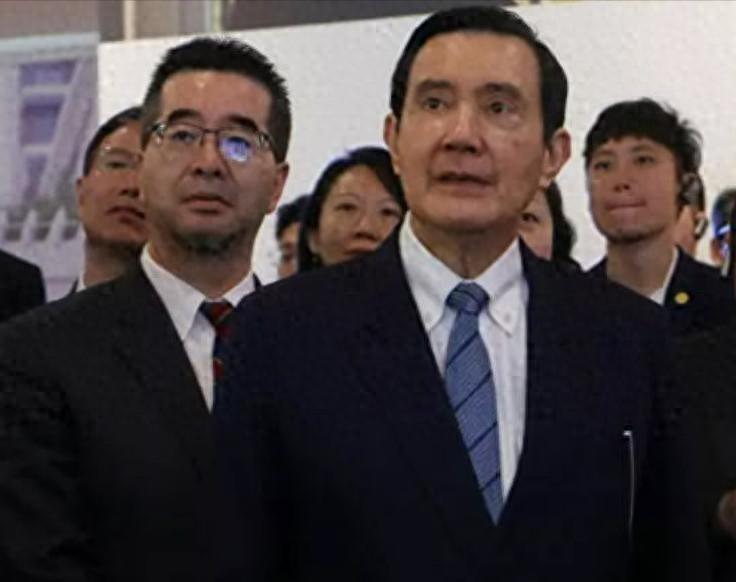 [太阳]国民党内讧开始，马英九拒接电话、倒向美国？郑丽文来京时间确定

近期岛内