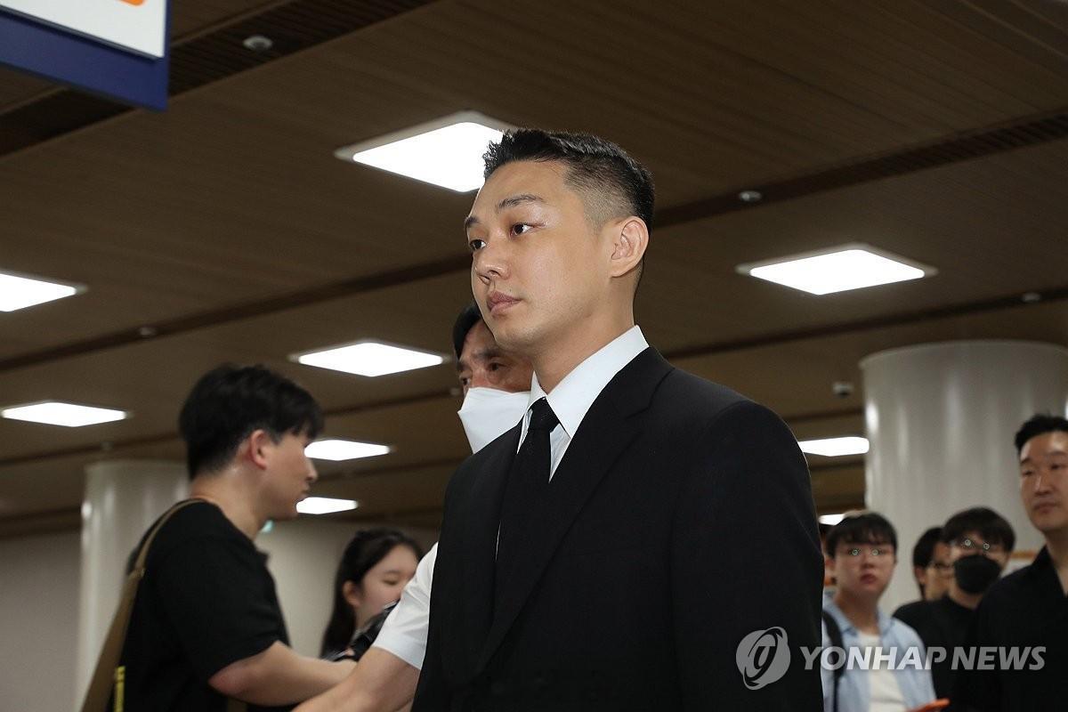【演员 刘亚仁 请求法院酌情从宽处理】首尔高等法院刑事5庭就演员刘亚仁吸毒案二审