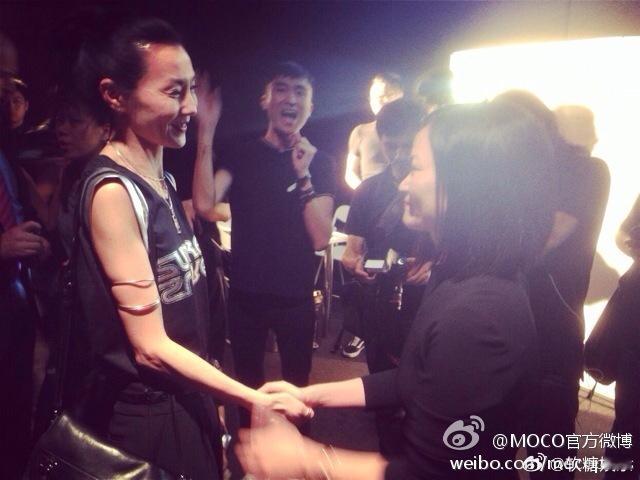 11年前的张曼玉打碟名场面张曼玉那种纯粹享受音乐的状态太有感染力了 