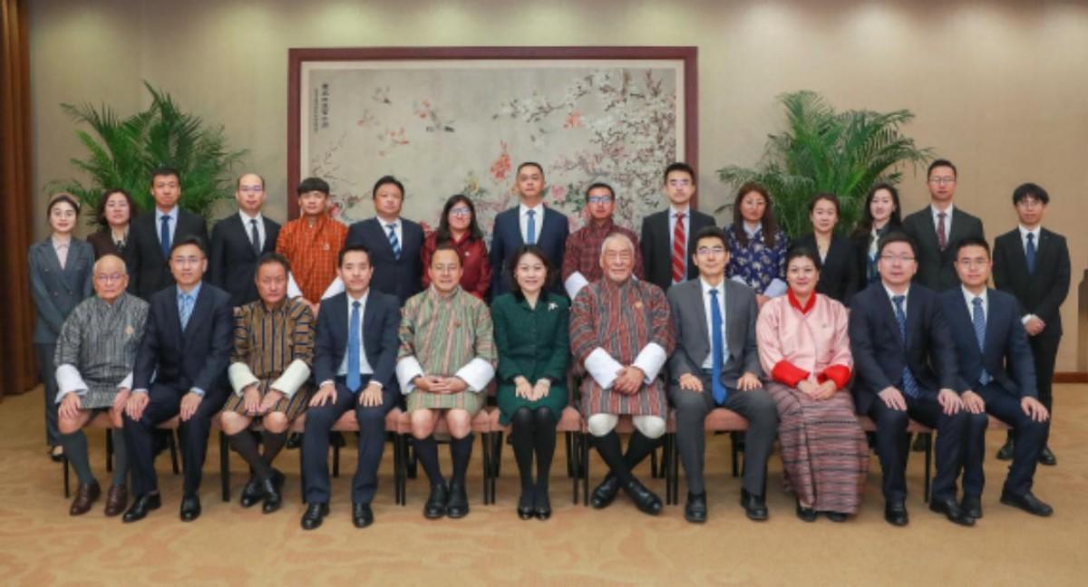 中国和不丹最近在北京悄悄把边境事儿往前推了一大步。
3月30日到4月1日，双方开