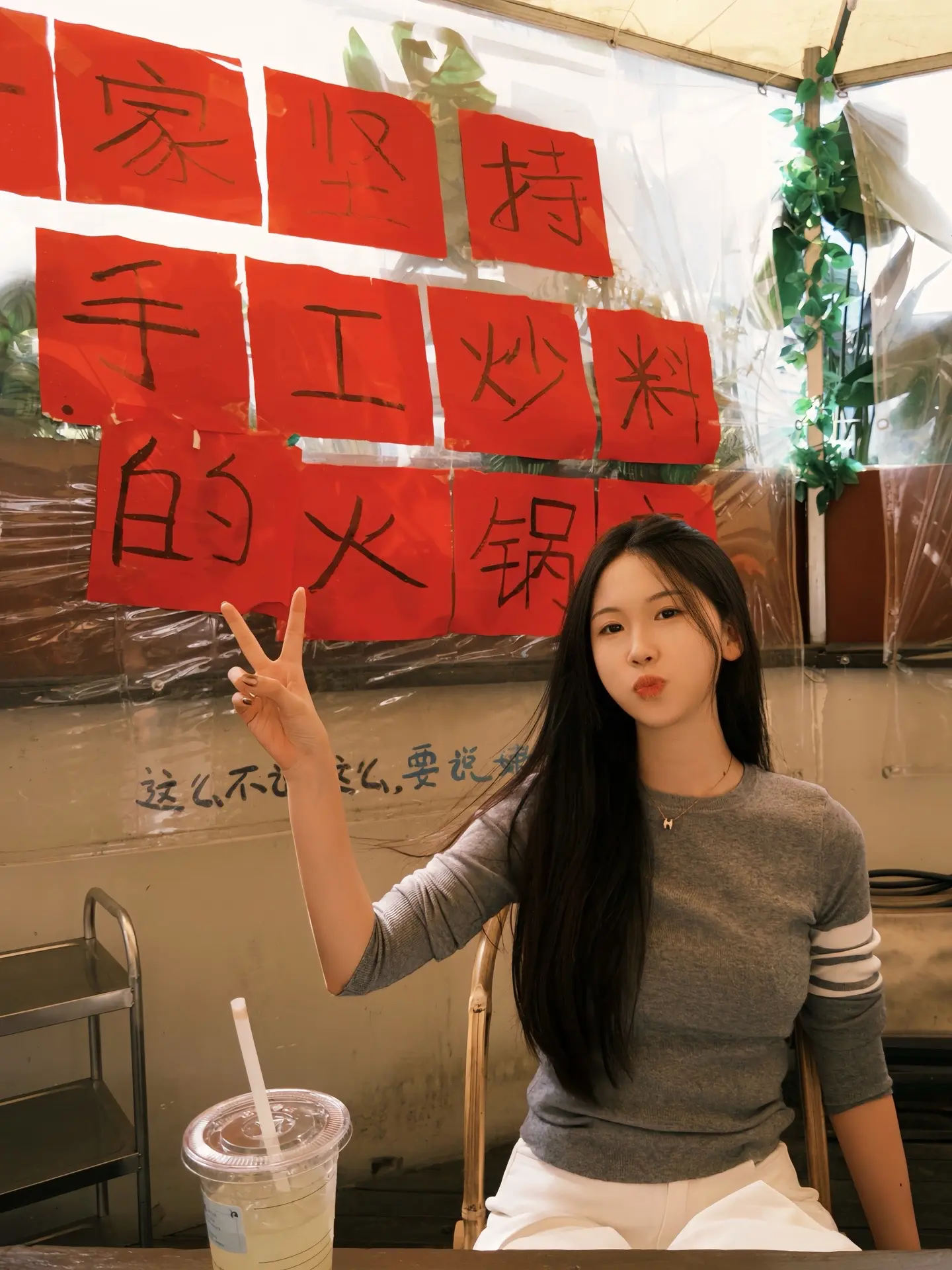 我很庆幸父母把我保护得很好，他们言传身教，让我明事理知荣耻，拥有正确的...