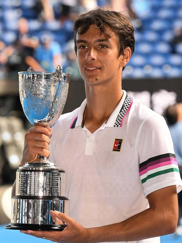 花有重开日，人无再少年。这很澳网澳网2026网球