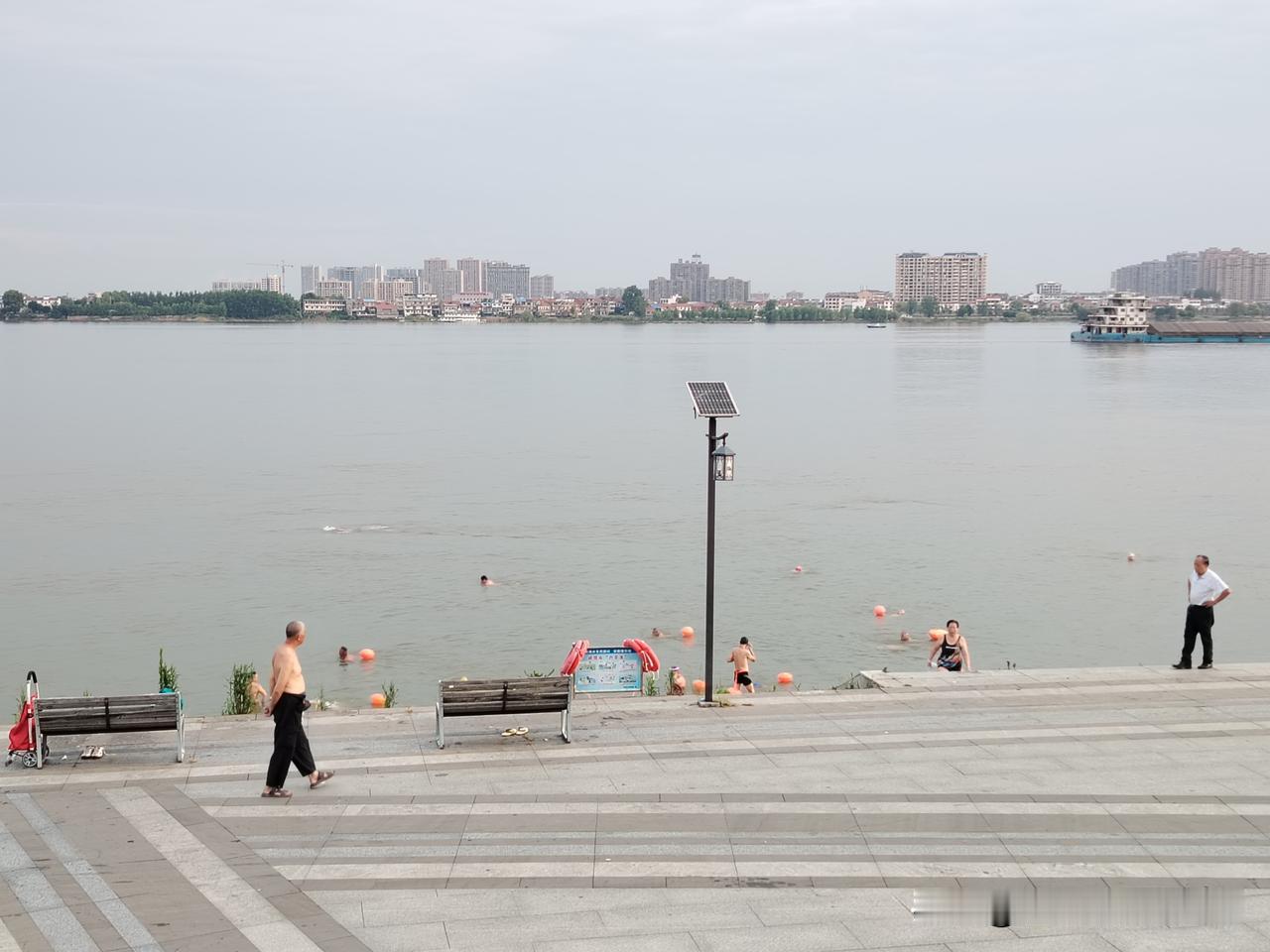 国际石油局势对普通人生活有什么影响国际石油局势对普通人生活影响很大