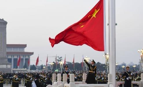 中国的国歌是不是该换一换？网上总时不时出现一种论调，他们觉得奥运会看国旗、国歌响