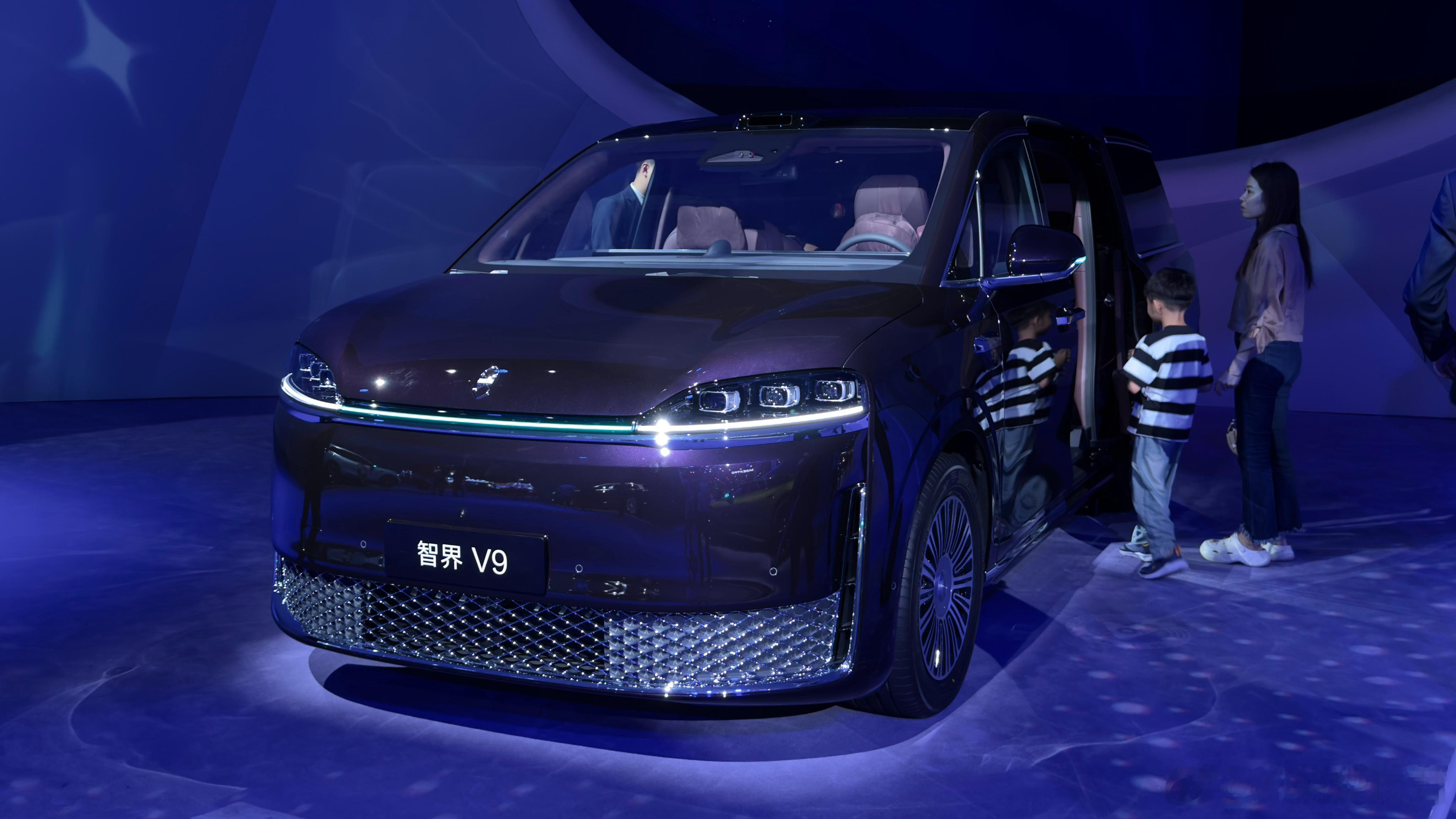 智界V9上市21天大定破18000台上市2小时，大定突破7000台上市48小时，