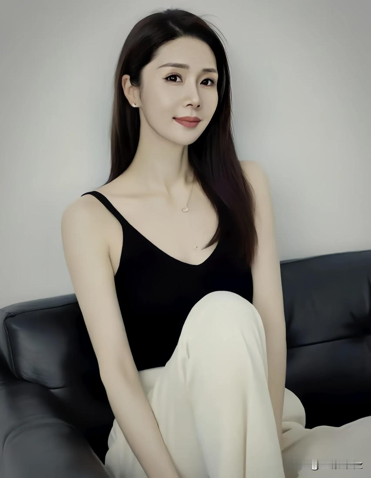 顺从听话，老实本分，这类性格标签是对生命力的围剿和封印。成长就是要把标签撕掉，把