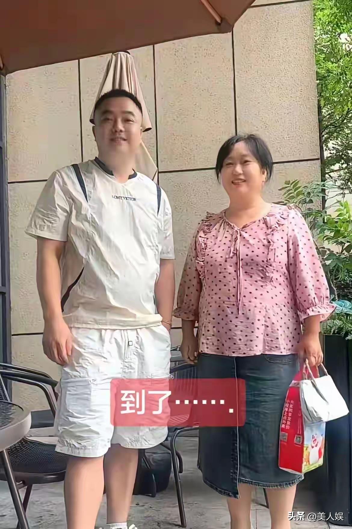 星球和张干部为许方作证人，老杜又坐不住了。

刚刚大娘发了一个作品“小小环球有几