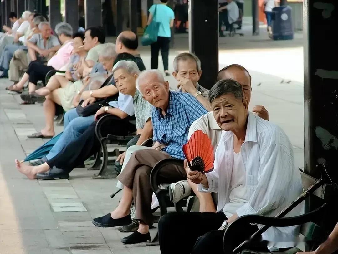 靠钱养老还是靠孩子养老？手里有30万相当于有三个孩子，靠这笔钱做养老规划更靠谱。